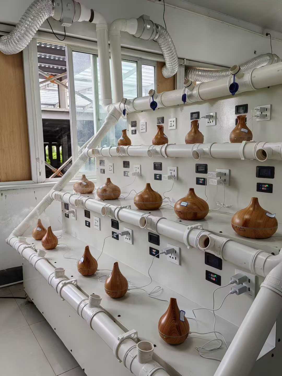 Випробування дерев’яного аромадифузора на старіння триває